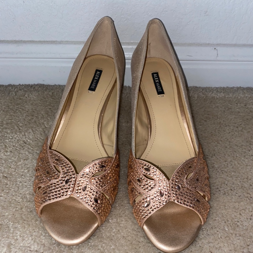 Size 9.5 Alex Marie Peach Open-Toe Pumps